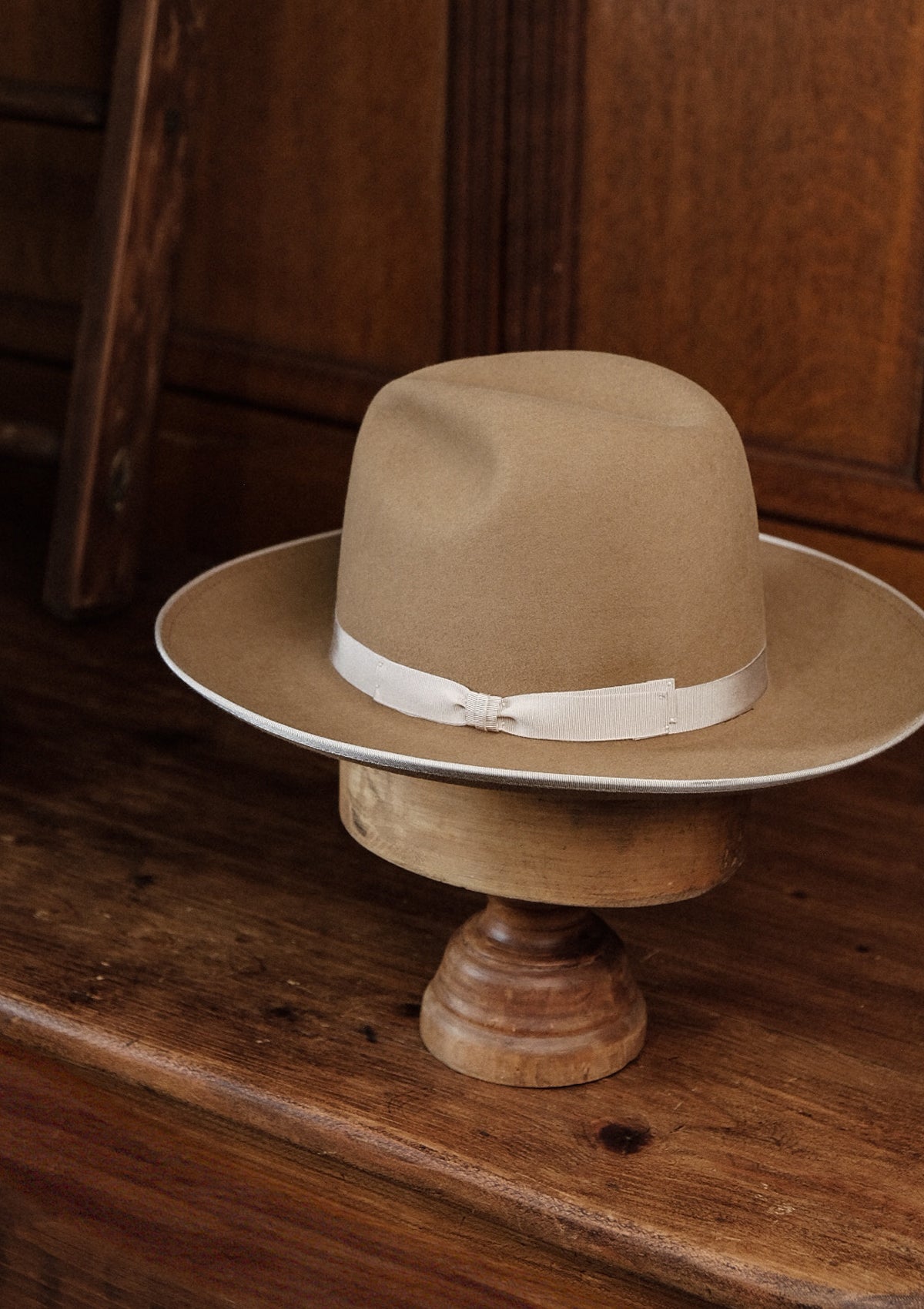 Barstow Wide Brim Fedora - Sand - Narrow Ribbon