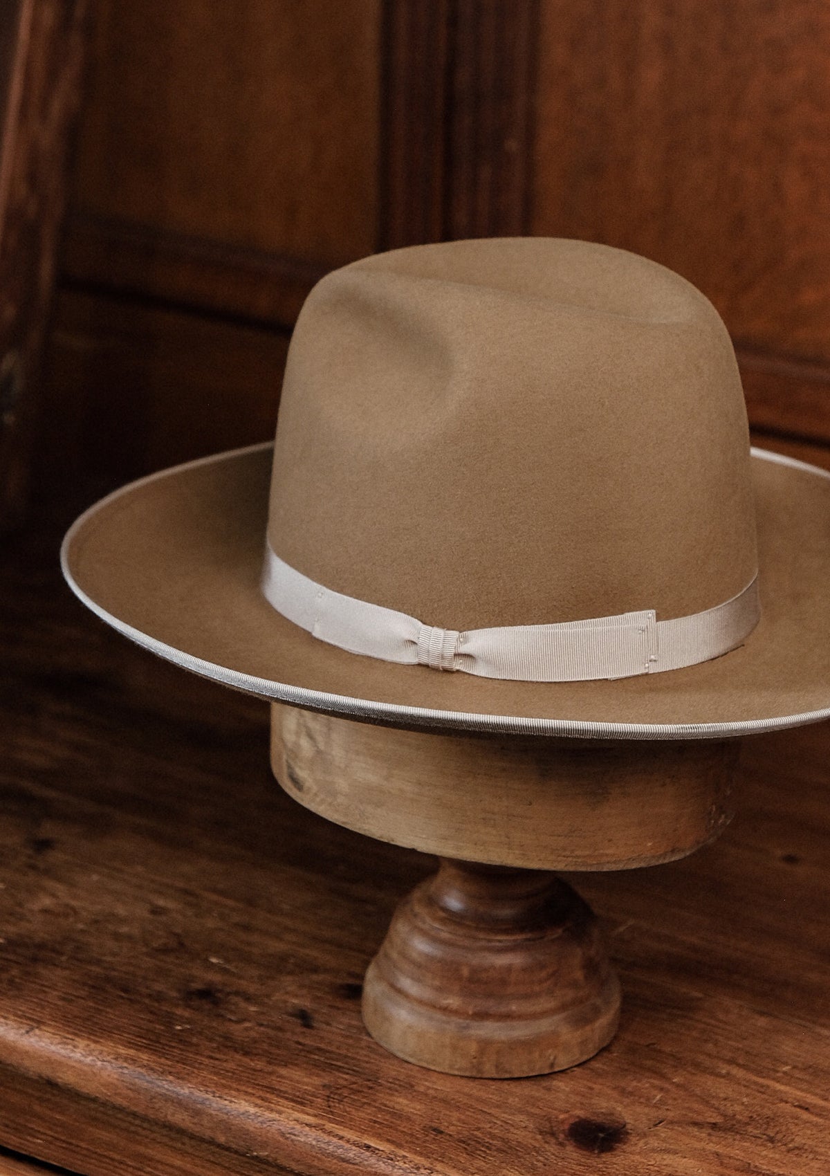 Barstow Wide Brim Fedora - Sand - Narrow Ribbon