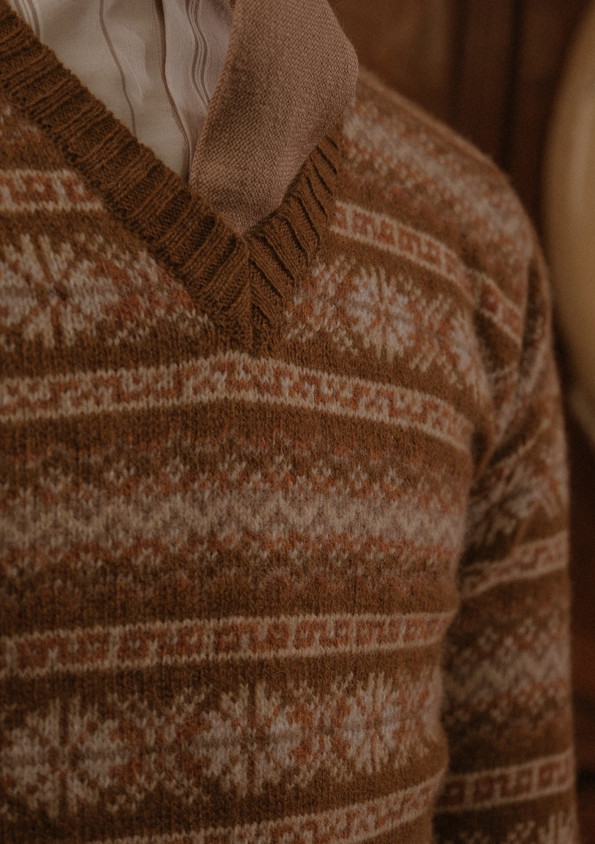 v neck fair Isle medical sweater. ソロイスト Light Beige Fair Isle V-Neck Slipover - Real Hoxton