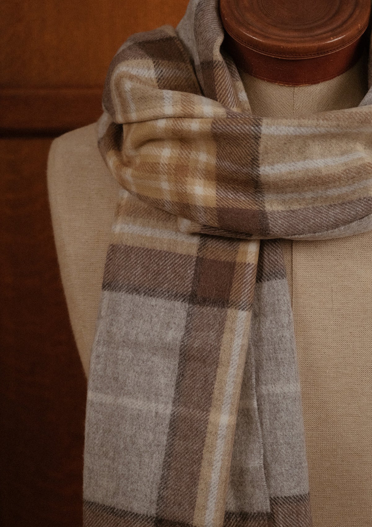 R&D.M.Co 今期WOOL TARTAN CHECK MUFFLERブラウン Wide Width Merino Wool Scarf - MacKeller Tartan – Thomas Farthing
