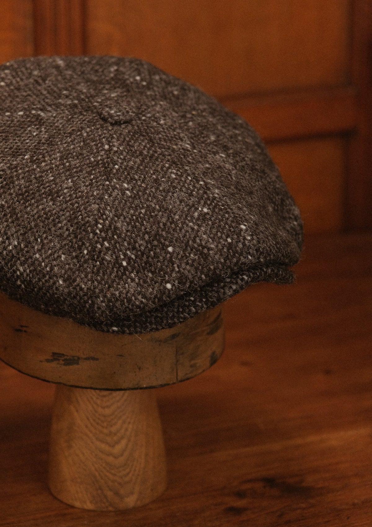 Stanton Baker Boy - (Wide-Width) Black Grain Donegal Tweed