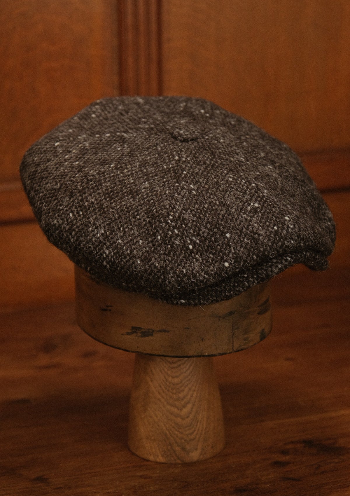 Stanton Baker Boy - (Wide-Width) Black Grain Donegal Tweed