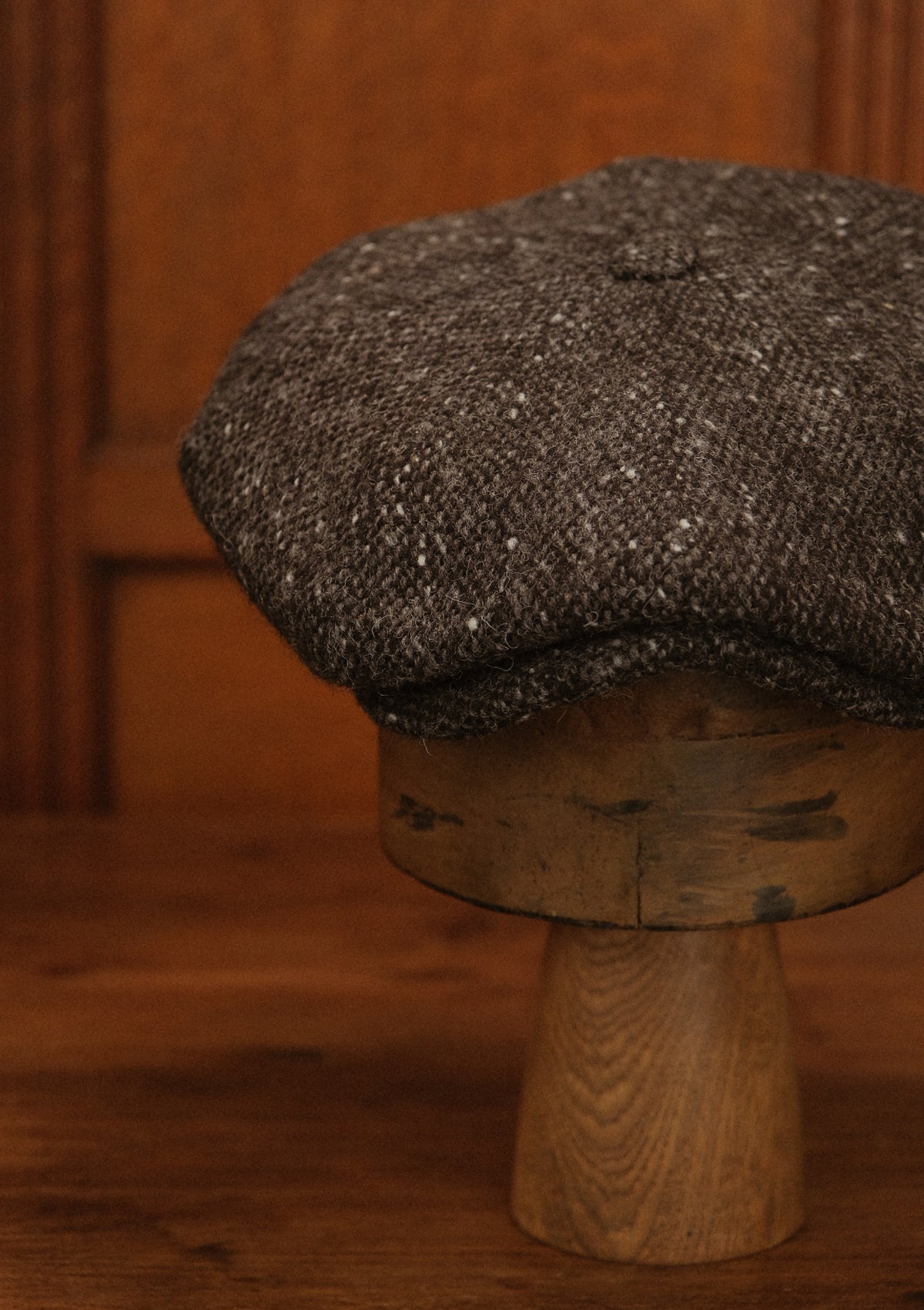 Stanton Baker Boy - (Wide-Width) Black Grain Donegal Tweed