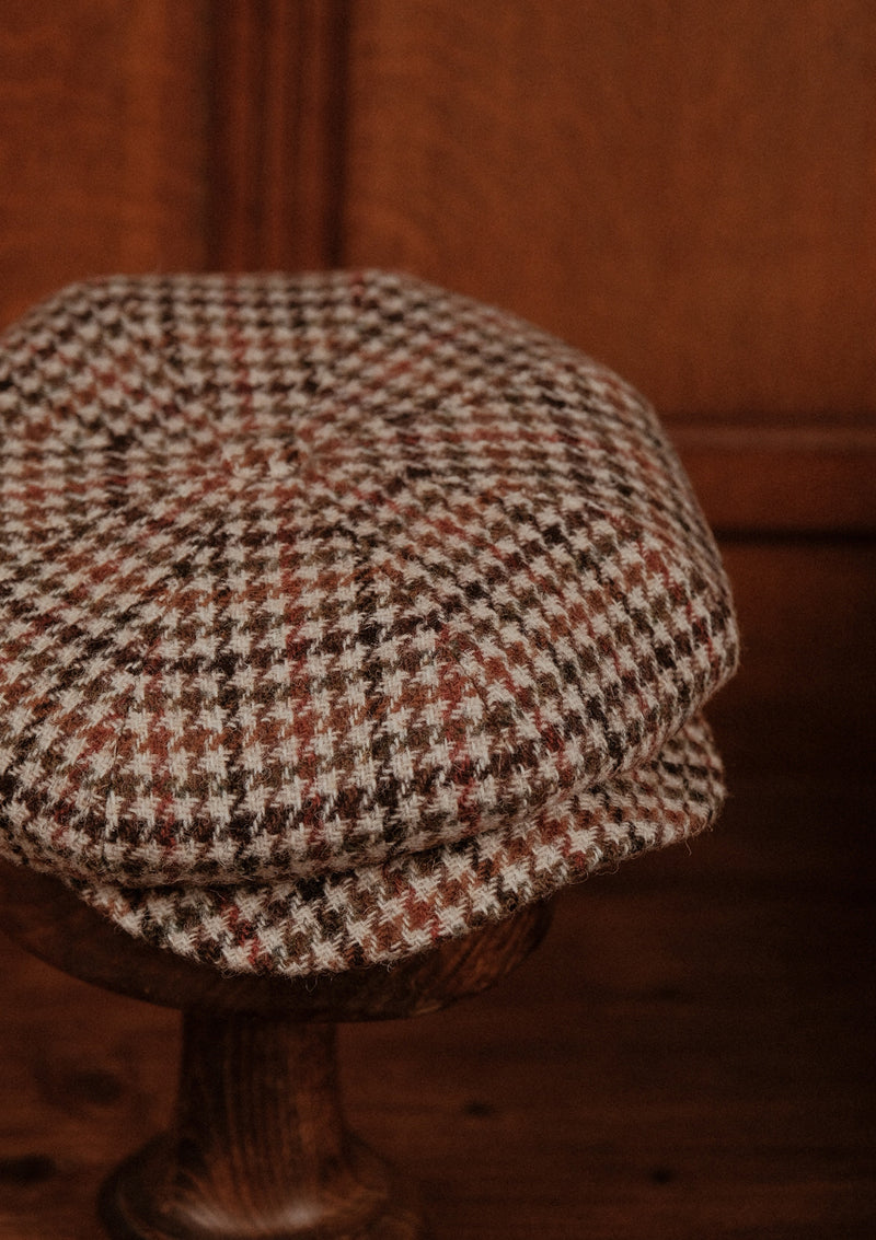 Torrington Baker Boy - (Mid Width) Camel Houndstooth Harris Tweed