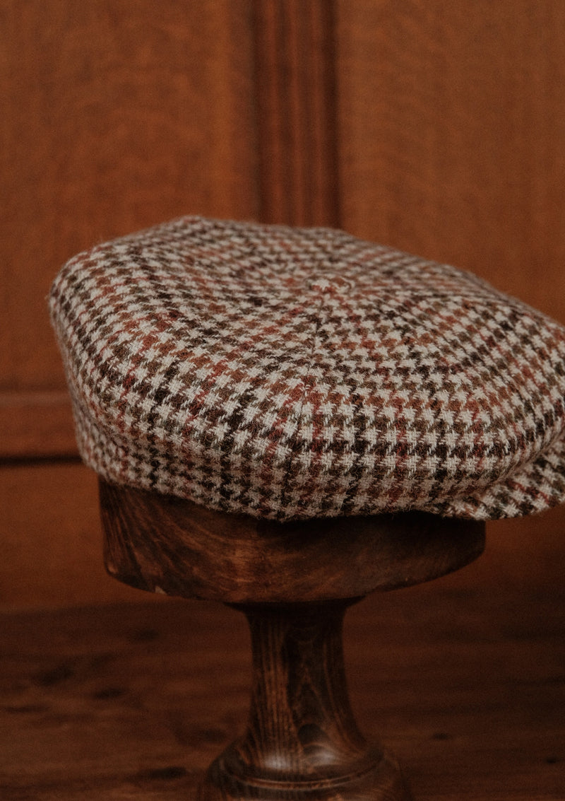 Torrington Baker Boy - (Mid Width) Camel Houndstooth Harris Tweed