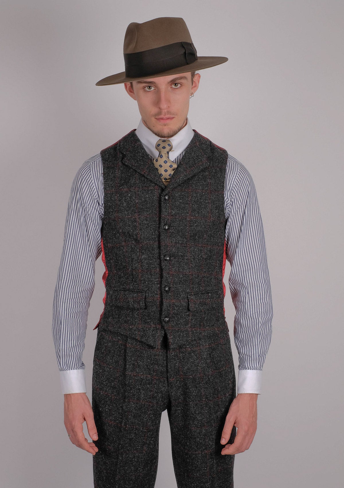 Edison Harris Tweed Waistcoat - Red Check – Thomas Farthing London